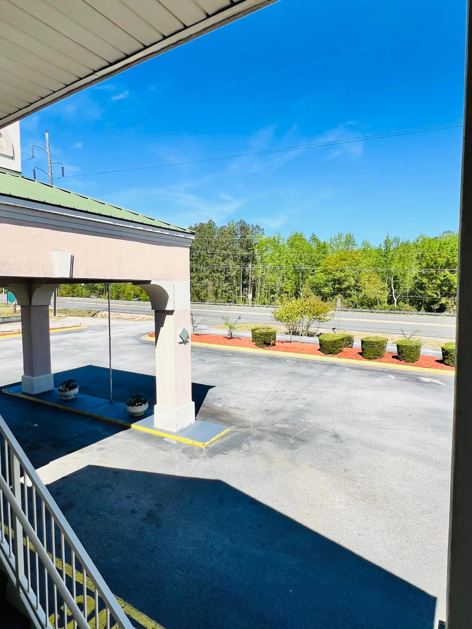 Country Hearth Inn & Suites Augusta Extérieur photo