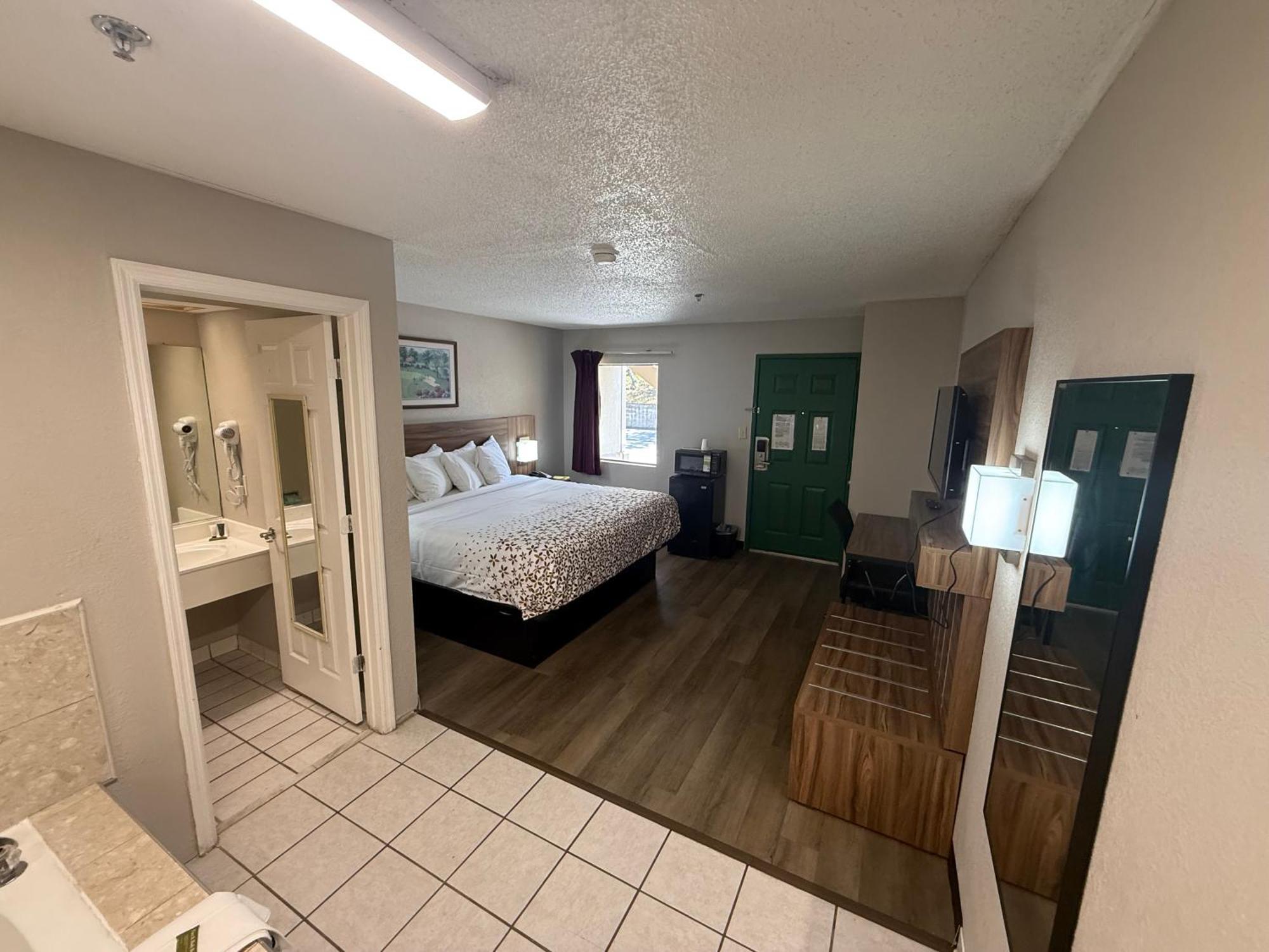 Country Hearth Inn & Suites Augusta Extérieur photo