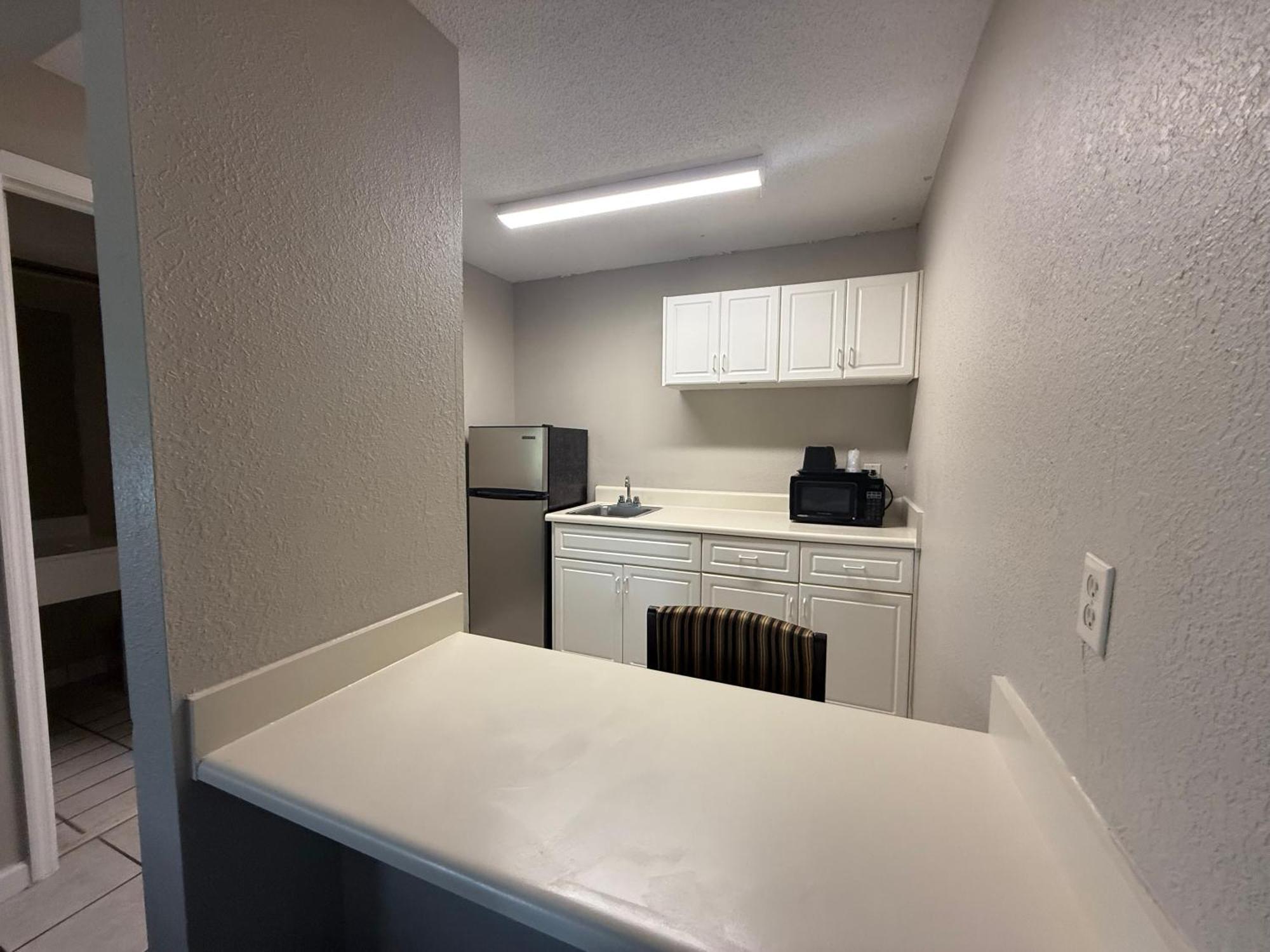 Country Hearth Inn & Suites Augusta Extérieur photo