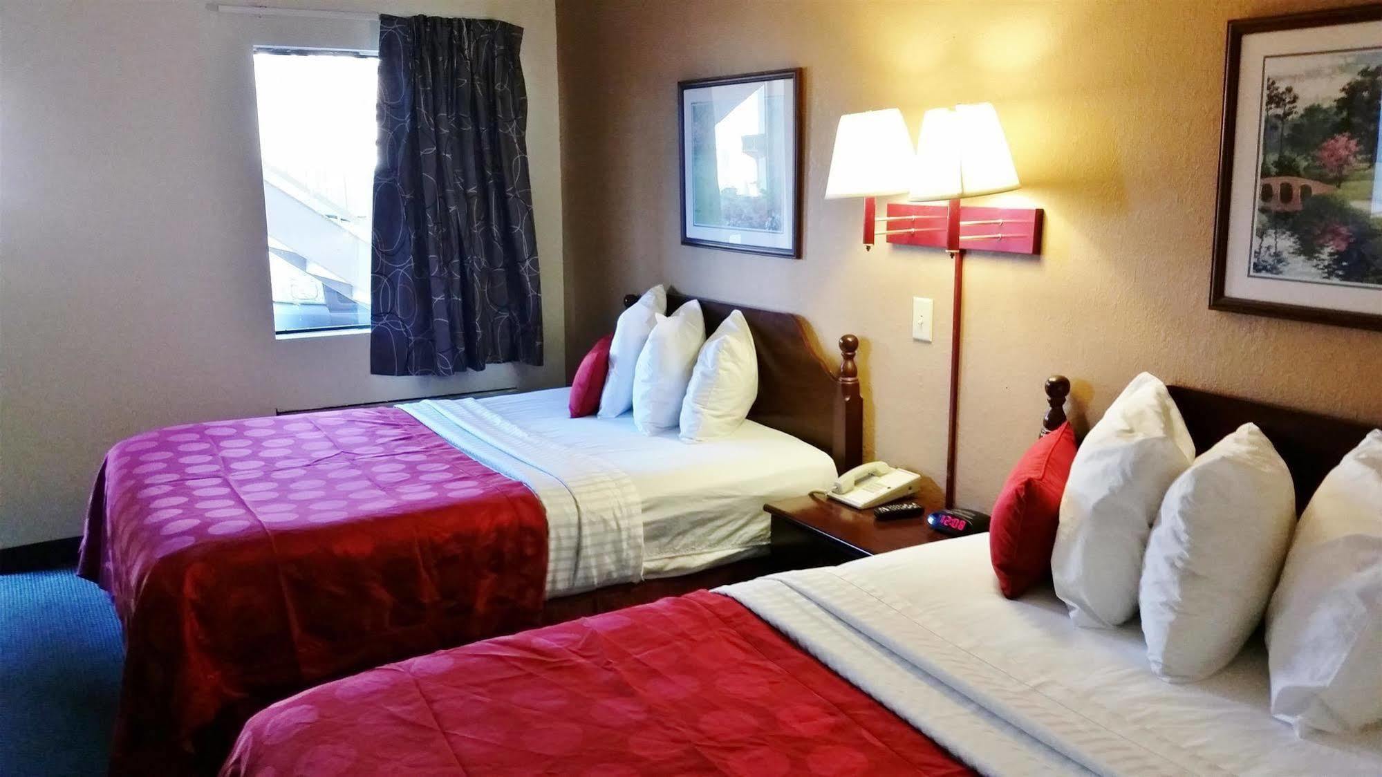 Country Hearth Inn & Suites Augusta Extérieur photo