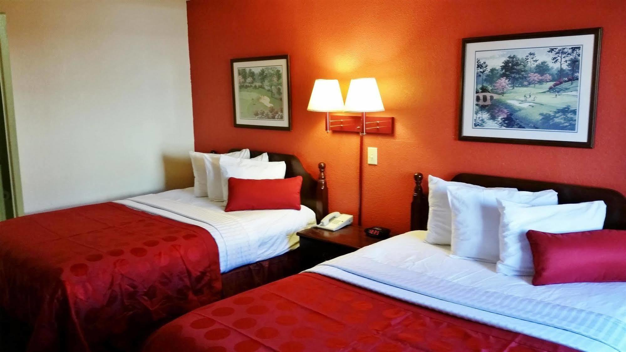 Country Hearth Inn & Suites Augusta Extérieur photo